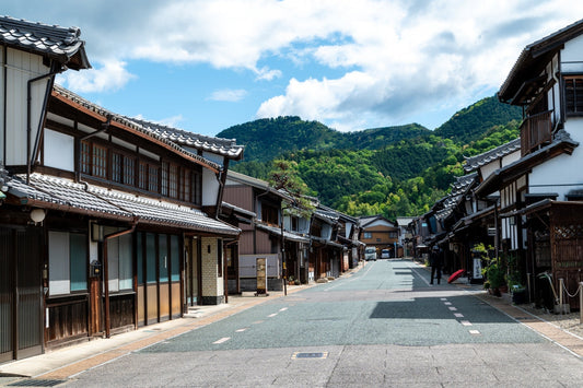 The culture of washi paper, still alive today in the land of Mino that Nobunaga once gazed upon