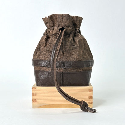 Masu (square wooden cup) drawstring bag Japanese Washi paper dyed with persimmon tannin (kakishibuzome) and Italian leather [Medium]