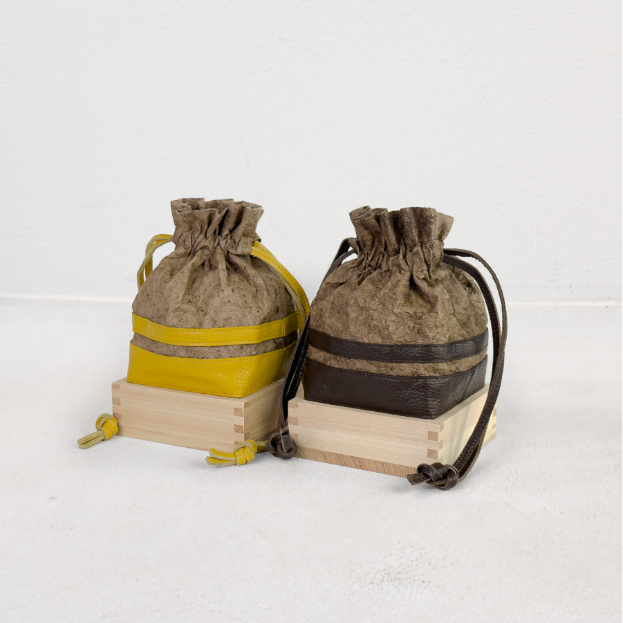 Yorokobi － 慶 －（Masu Drawstring Bag / Papier washi teinté kaki ）- Regular -