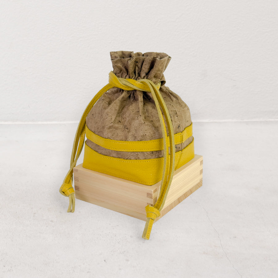 Yorokobi － 慶 －（Masu Drawstring Bag / Papier washi teinté kaki ）- Regular -