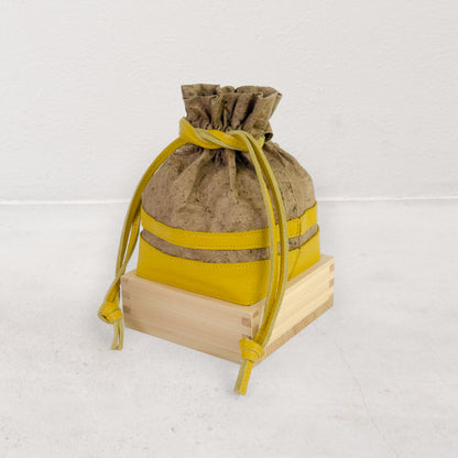 Yorokobi － 慶 －（Masu Drawstring Bag / Papier washi teinté kaki ）- Regular -