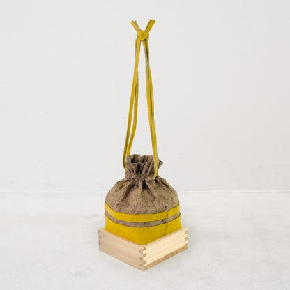 Yorokobi － 慶 －（Masu Drawstring Bag / Papier washi teinté kaki ）- Regular -
