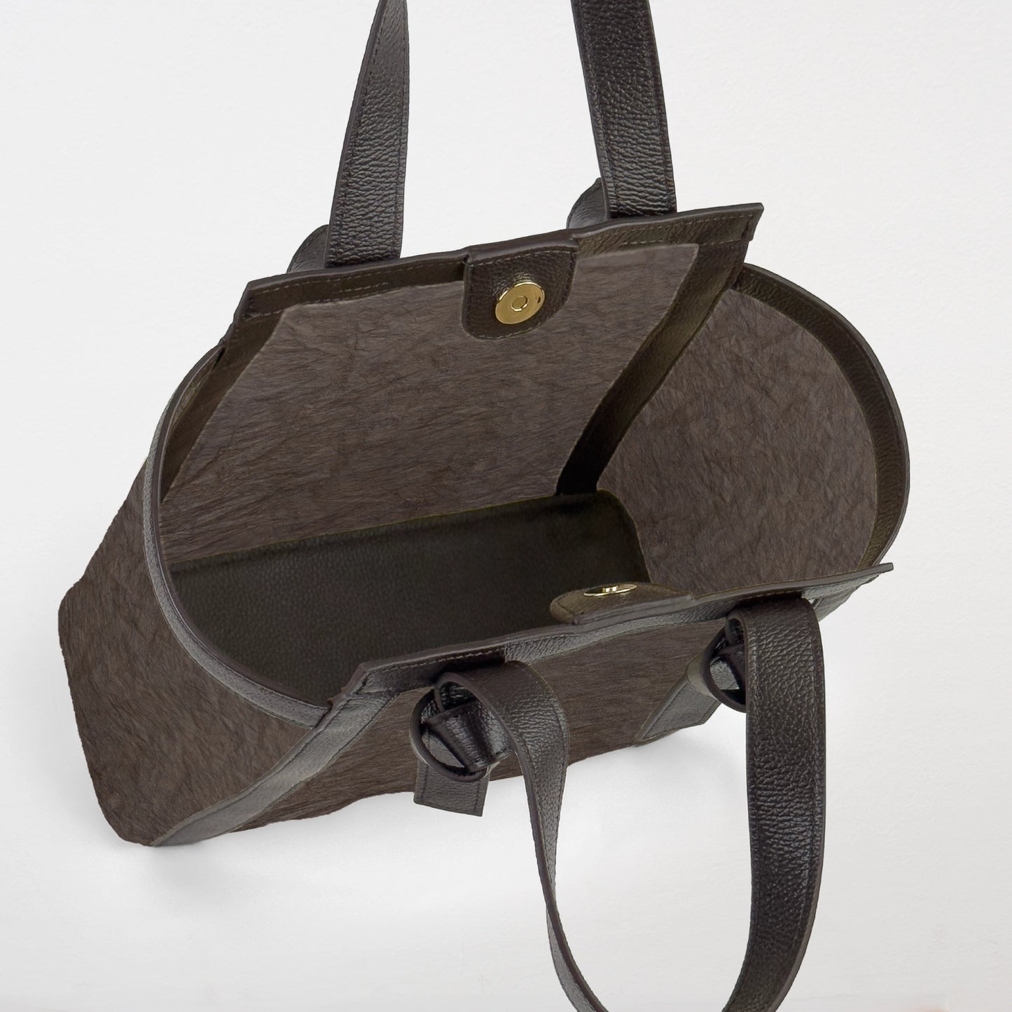 Yoi － 宵 －（ Leather Knot Bag  / Papier washi teinté kaki ）